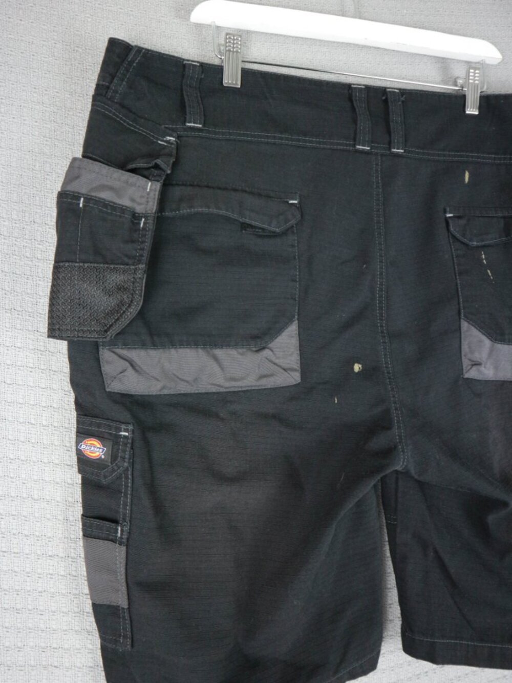 Dickies Utility Cargo Workwear Shorts Mens Size 40W Distressed - Picture 6 of 8